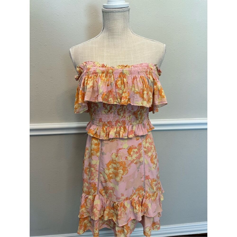 ASTR FLORAL RUFFLE DRESS SIZE SMALL - Picture 3 of 8